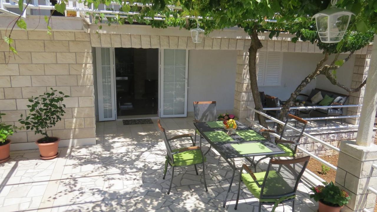 Beachfront Apartments Vala With A Swimming Pool Оребич Экстерьер фото