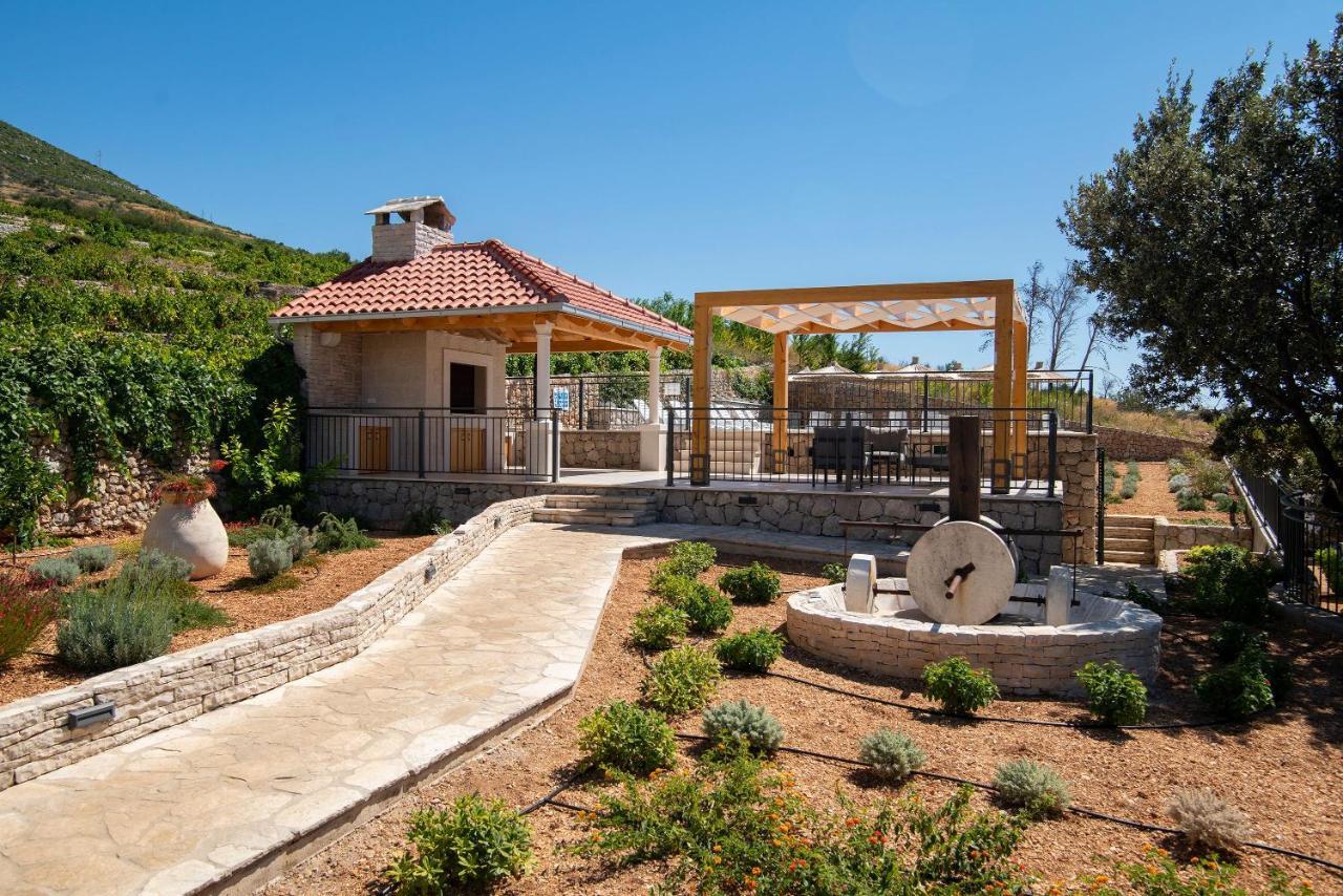 Beachfront Apartments Vala With A Swimming Pool Оребич Экстерьер фото