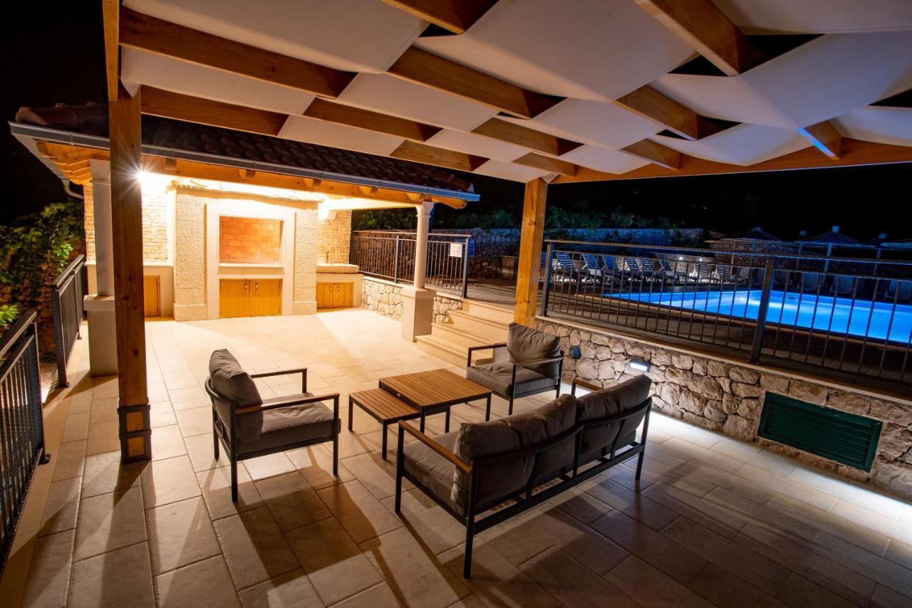 Beachfront Apartments Vala With A Swimming Pool Оребич Экстерьер фото